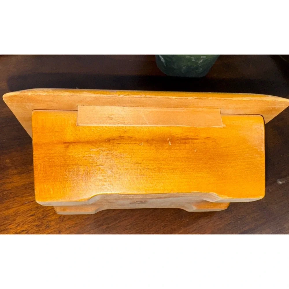 Vtg.‎ Hand Rustic Carved Wooden Jewelry Trinket Box. 7.5